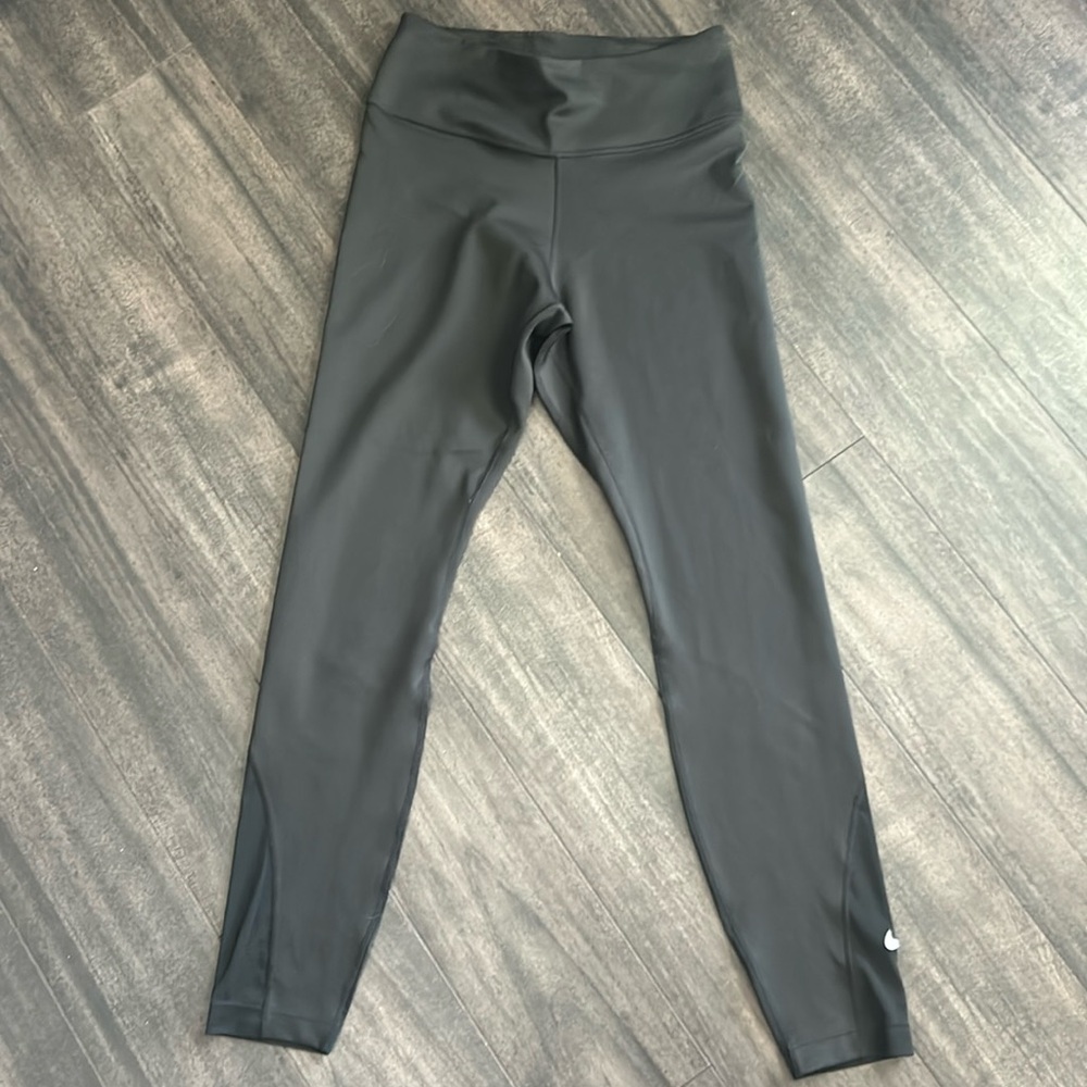 Nike Women's Workout leggings Size Small